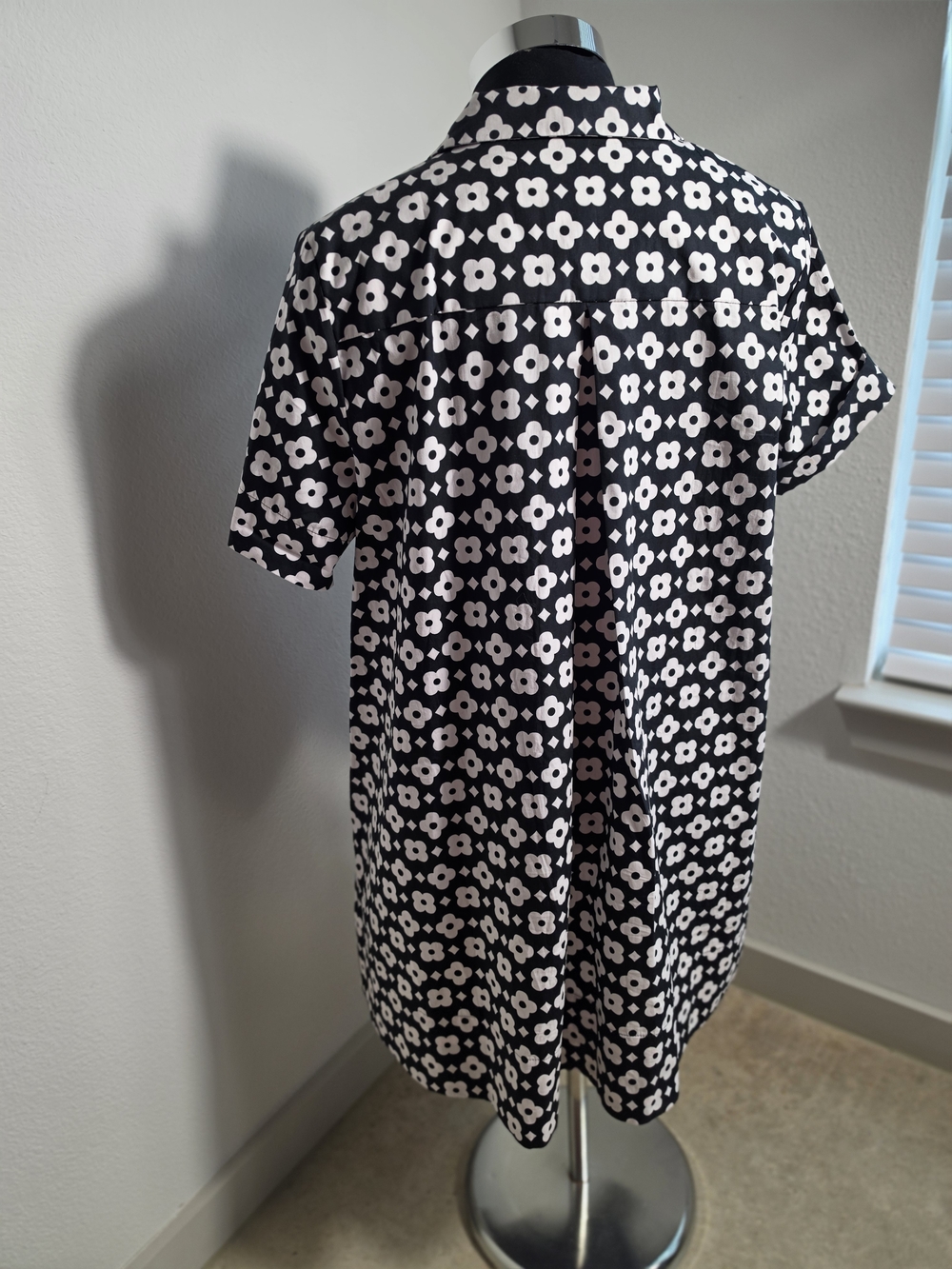 Anthropologie Maeve Black & White Mod Floral Mini Shirt Dress- Large - Picture 4 of 6